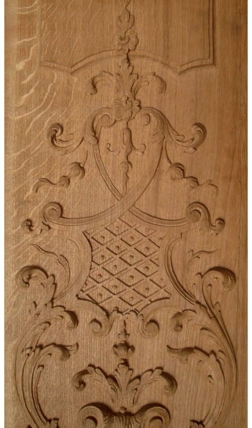 sculpture sur bois d'une ornementation avec feuille d'acanthe